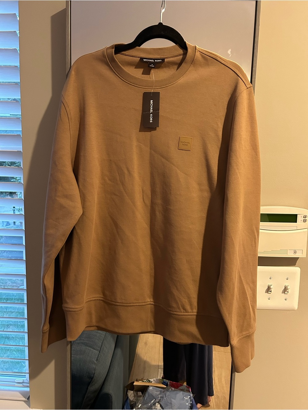 Michael Kors Men's NWT Camel Tan Crewneck Sweatshirt Logo Patch Medium